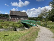 Fußgängerbrücke zur angrenzenden Wassermühle (Baalsbrugger Mühle)