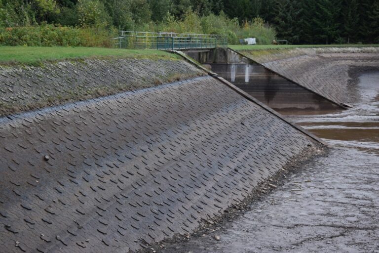 Stausee Auw Absperrbauwerk
